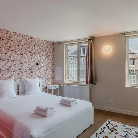 Le Puits De Lumiere - Inverted Duplex - 6p- Full Historic Center 아파트